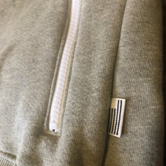 ⭐️⭐️NWT Good American by Khloe Kardashian Sweatshirt*IMO fits more like a M/L - Picture 9 of 9